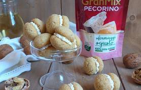 Baci di Dama al Pecorino e Noci