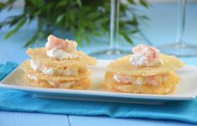 Millefoglie di GranMix al pecorino con scampi e stracciatella