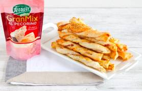 Treccine di sfoglia allo speck, GranMix al Pecorino Ferrari e semi di papavero
