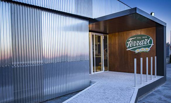 Tutto il gusto e la qualità di Ferrari ti aspettano allo spaccio aziendale