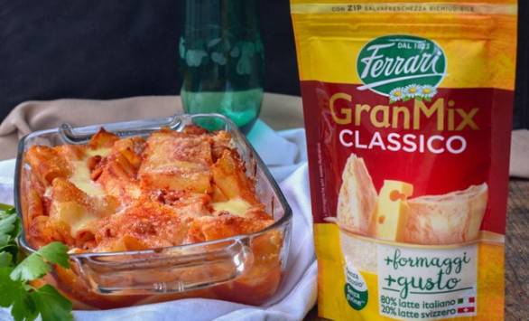 Paccheri con salsiccia e formaggi al forno