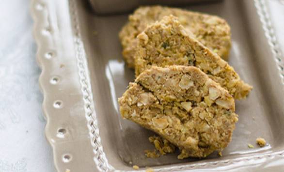 Arrosti di legumi e noci con salsa allo yogurt