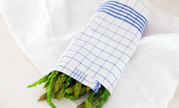 Asparagi gratinati alle mandorle e GranMix Ferrari