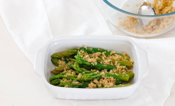 Asparagi gratinati alle mandorle e GranMix Ferrari