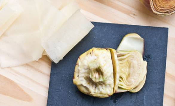 Carpaccio di carne salada e carciofi