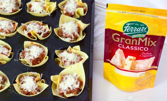 Mini lasagna al ragù di salsiccia e GranMix Fila e Gusta Ferrari