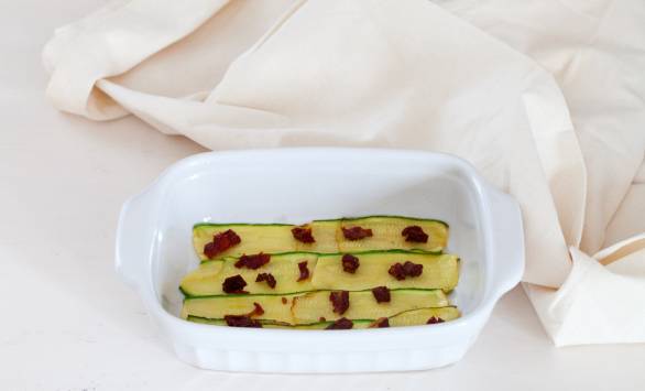 Millefoglie di zucchine, crema al GranMix Classico Ferrari e pomodori secchi