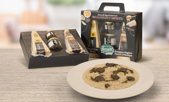 Risotto alla crema di Parmigiano Reggiano Ferrari, crema all'aglio nero tartufato