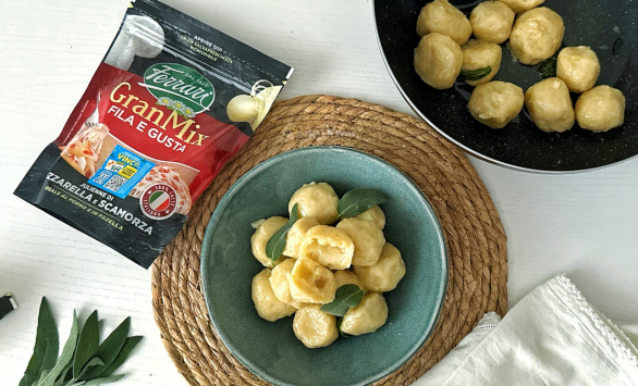 Gnocchi con ripieno di GranMix Fila e Gusta, burro e salvia