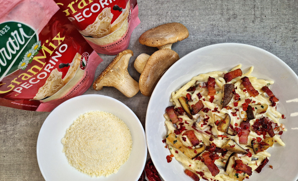 Trofie cremose con GranMix al Pecorino, funghi e pancetta