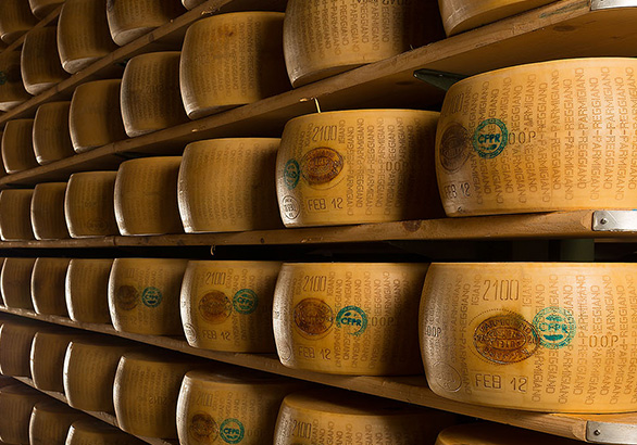 Parmigiano Reggiano Prodotto di Montagna Cuor di Forma Progetto Qualità 24 mesi